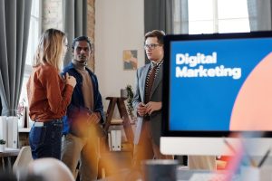 Comparison Between Traditional Marketing and Digital Marketing